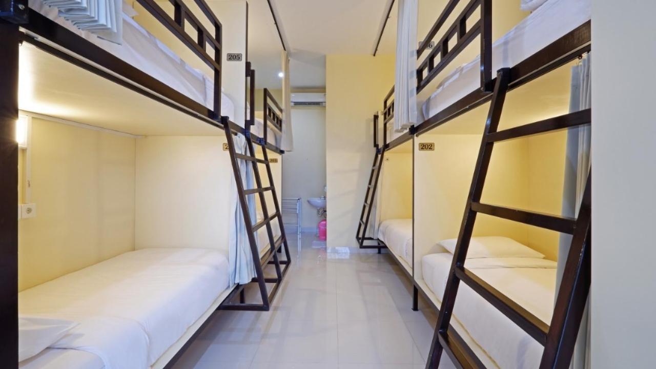 V Canggu Dormitory Kültér fotó